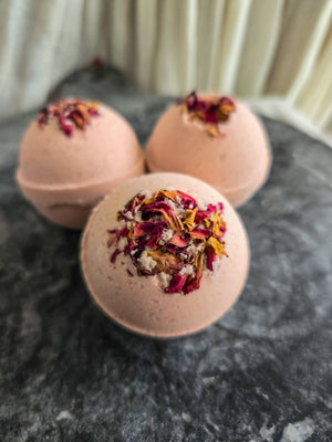 Gnat and Bee - Gypsy Rose | Natural Bath Bomb