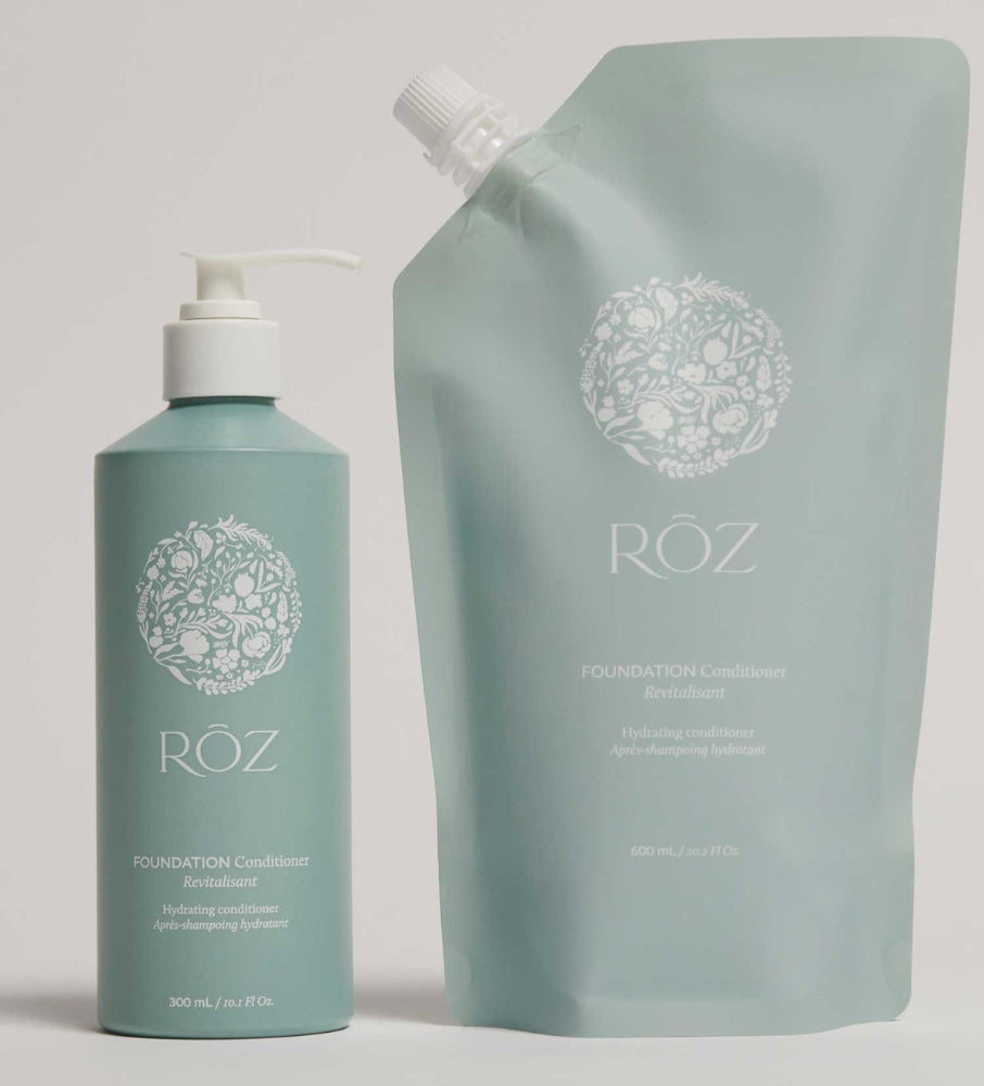 Röz shampoo bottle and conditioner pouch on a light gray background