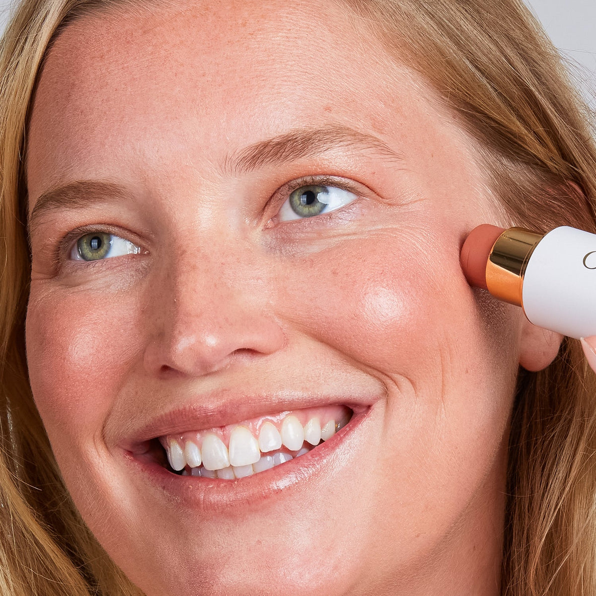 OGEE Sculpted Face Stick | Buildable Blendable Glow Enhancer