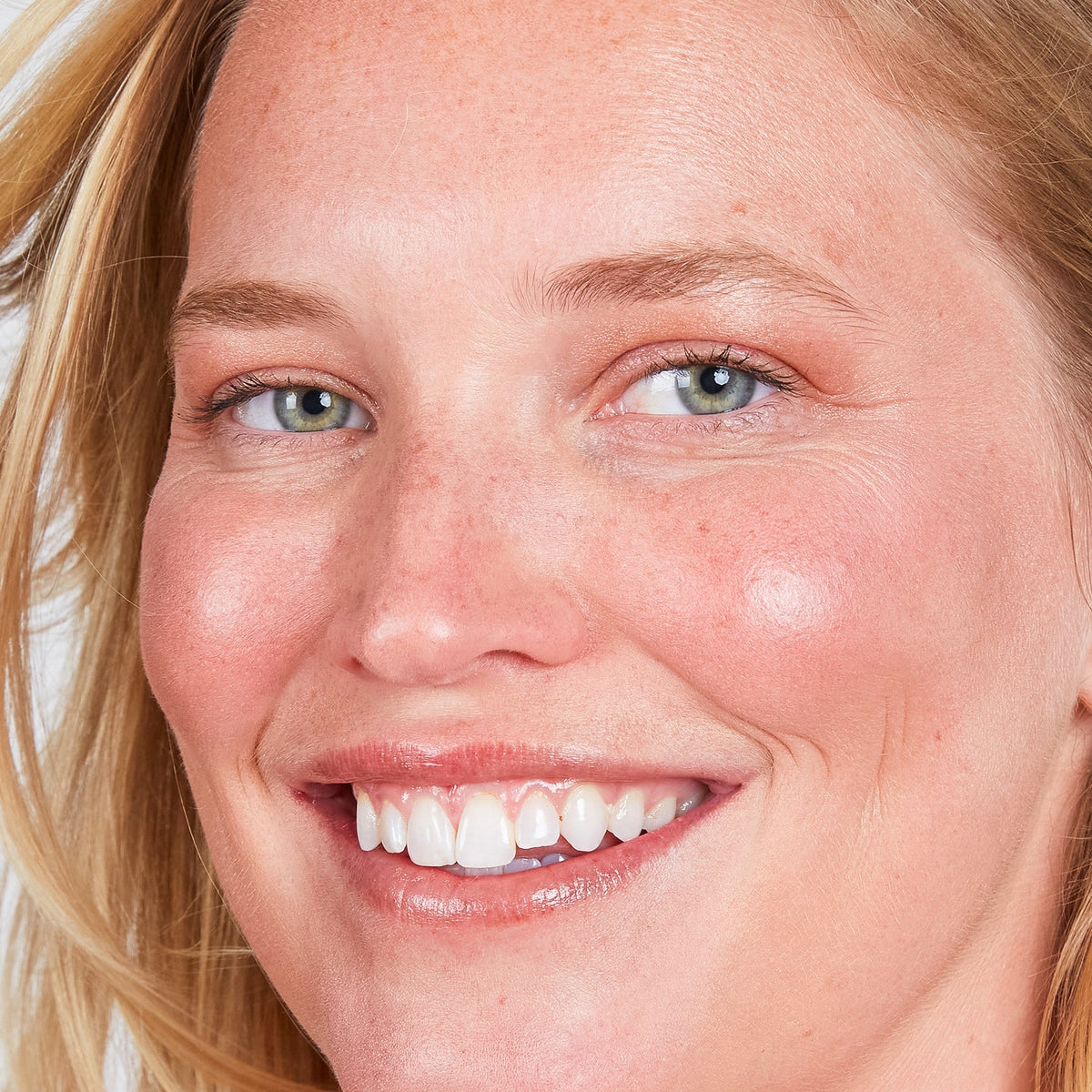 OGEE Sculpted Face Stick | Buildable Blendable Glow Enhancer