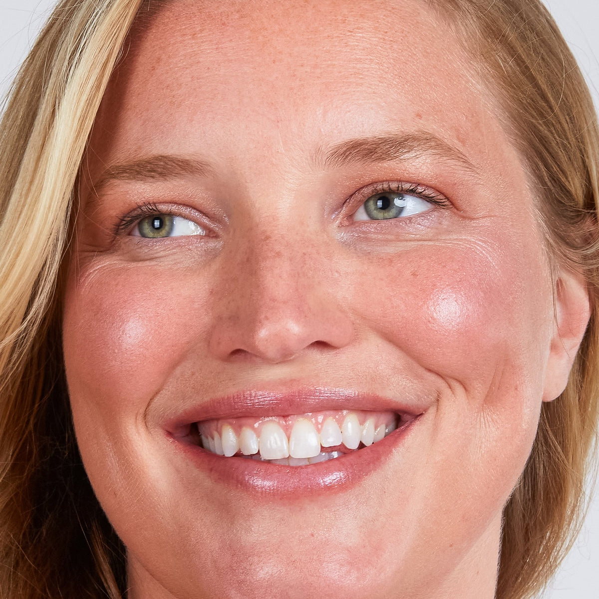 OGEE Sculpted Face Stick | Buildable Blendable Glow Enhancer