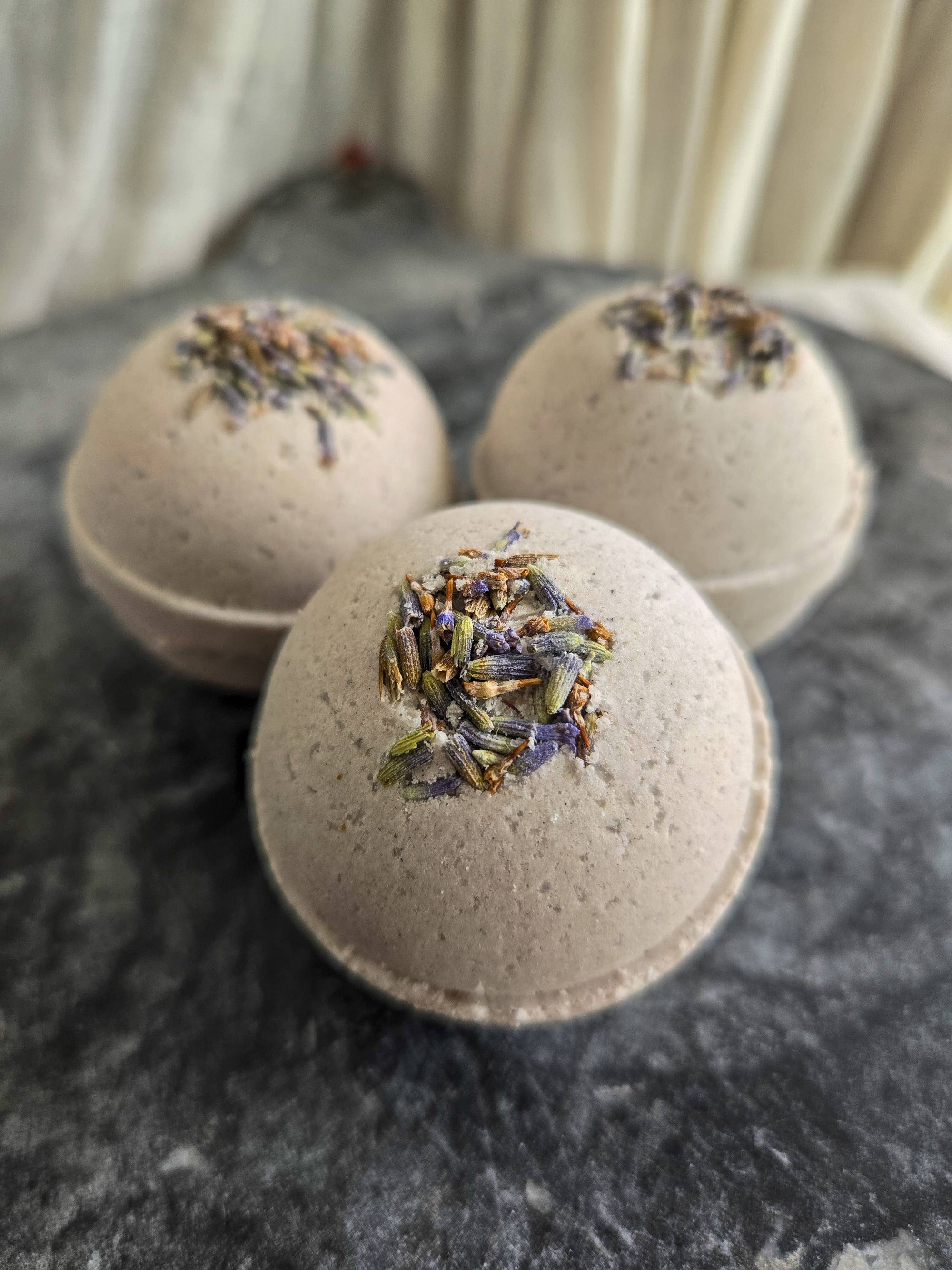 Gnat and Bee Sweet Lavender | Natural Bath Bomb