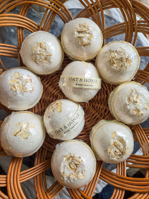 Gnat and Bee Oat and Honey | Natural Bath Bomb